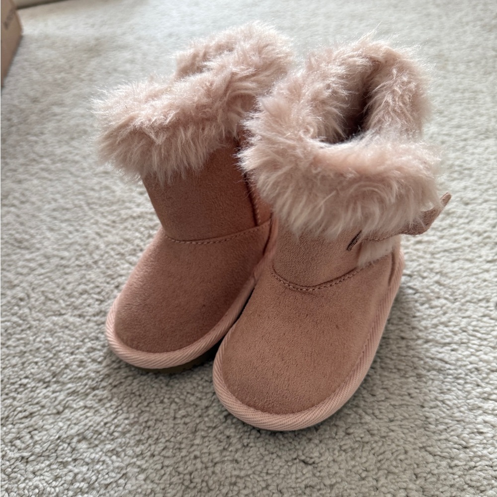✨2/$40✨ NWOT Baby Boots
